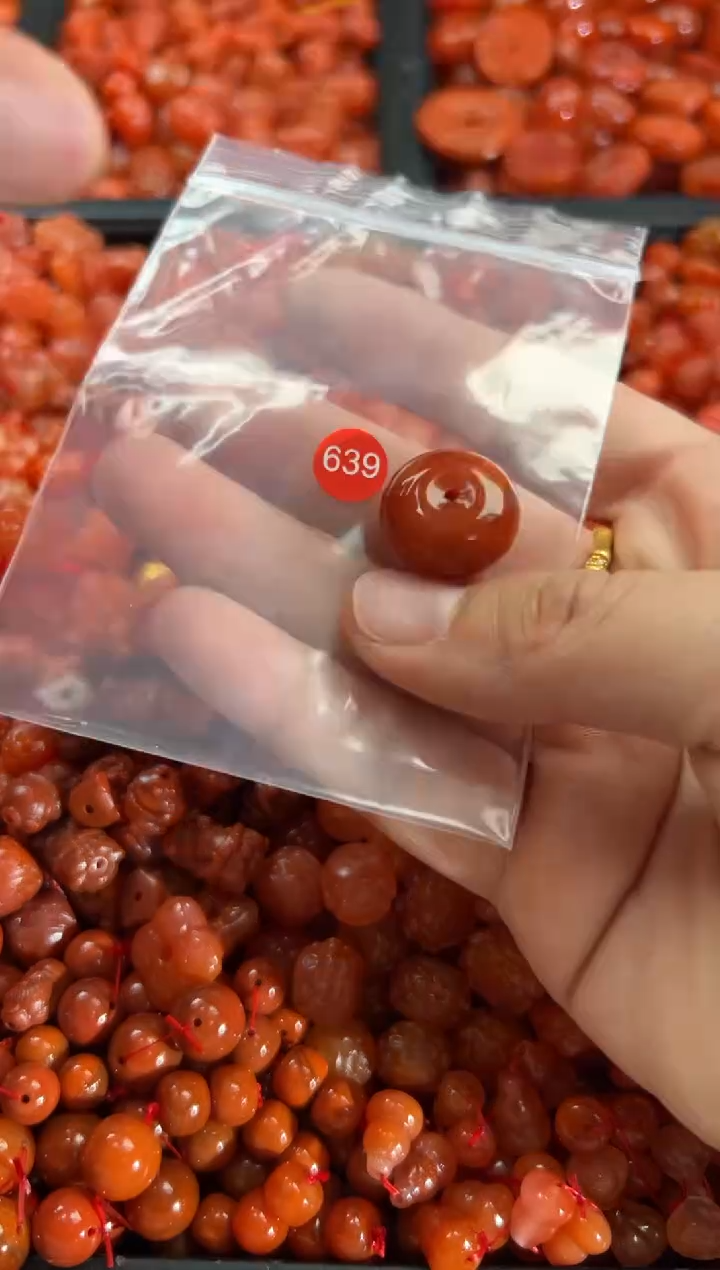 【闪购商品】南红玛瑙颈饰未镶嵌1