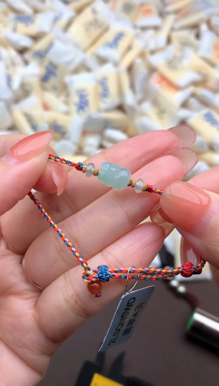 【闪购商品】翡翠挂件未镶嵌      一   