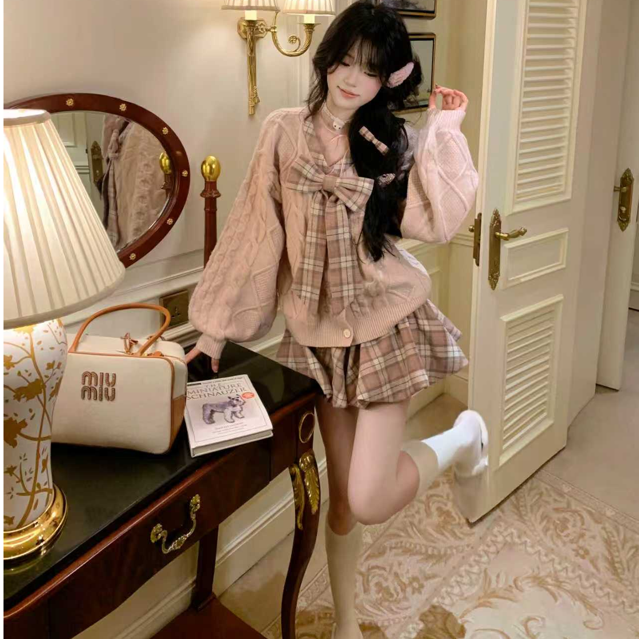 Blovelan枫糖物语 减龄蝴蝶结毛衣+格子压褶短裙