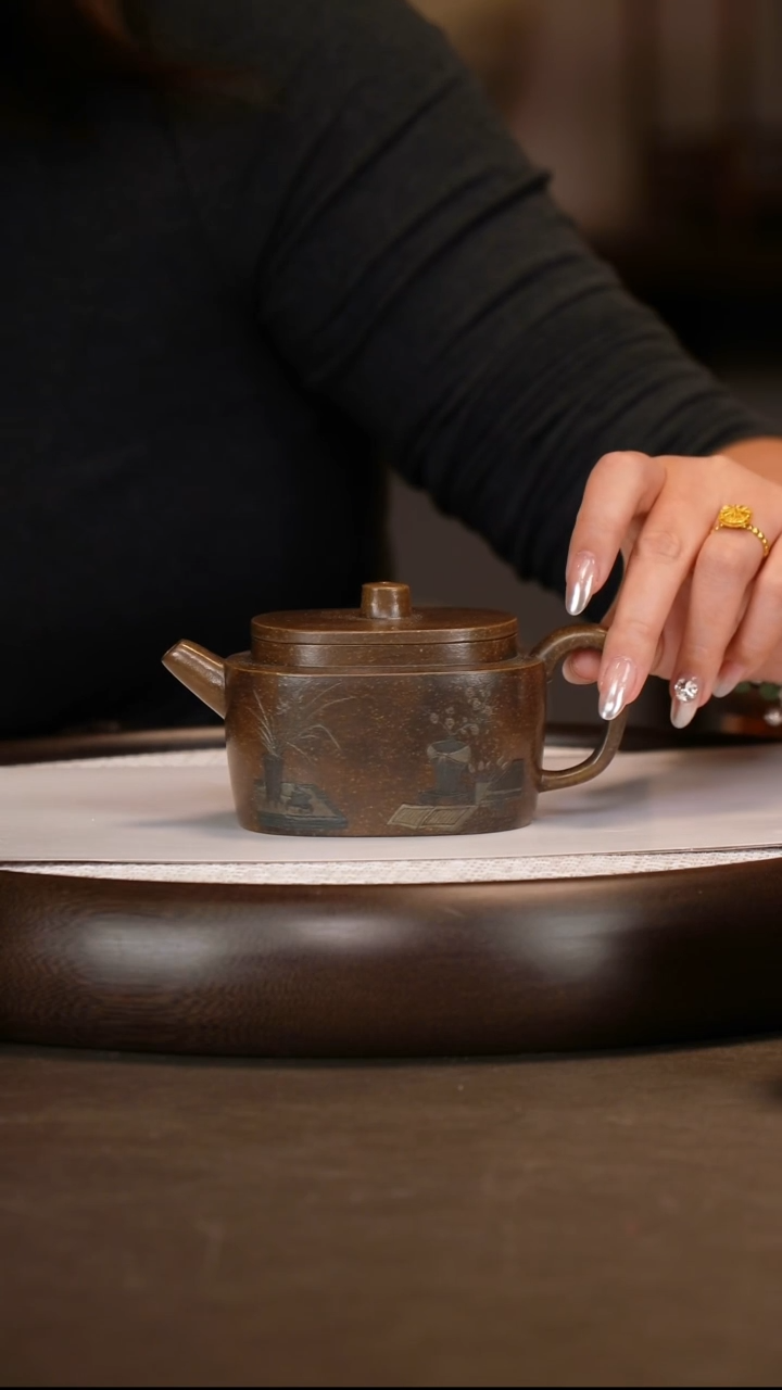  【潘洪均】大彬平肩 250c +鹤杯+松鹤画+对杯