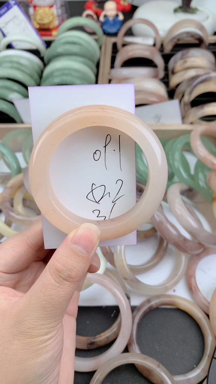 未镶嵌手镯石英质玉091