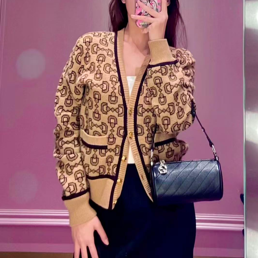 未使用 GUCCI/古驰 Logo嵌花条纹边饰V领单排扣针织开衫