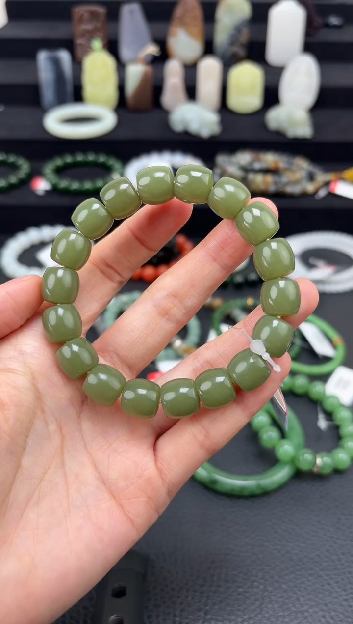 未镶嵌和田玉挂件12mm青黄口极限弧手串福利
