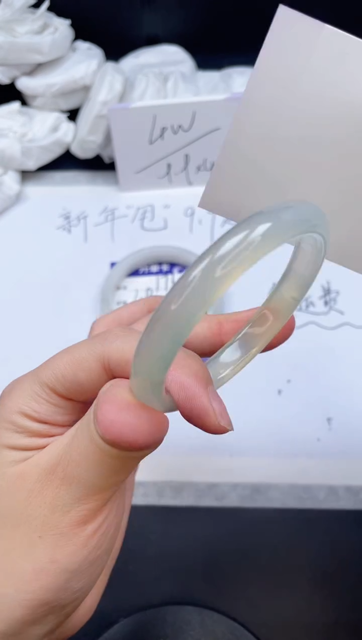 【闪购商品】石英质玉手镯未镶嵌177/56.7