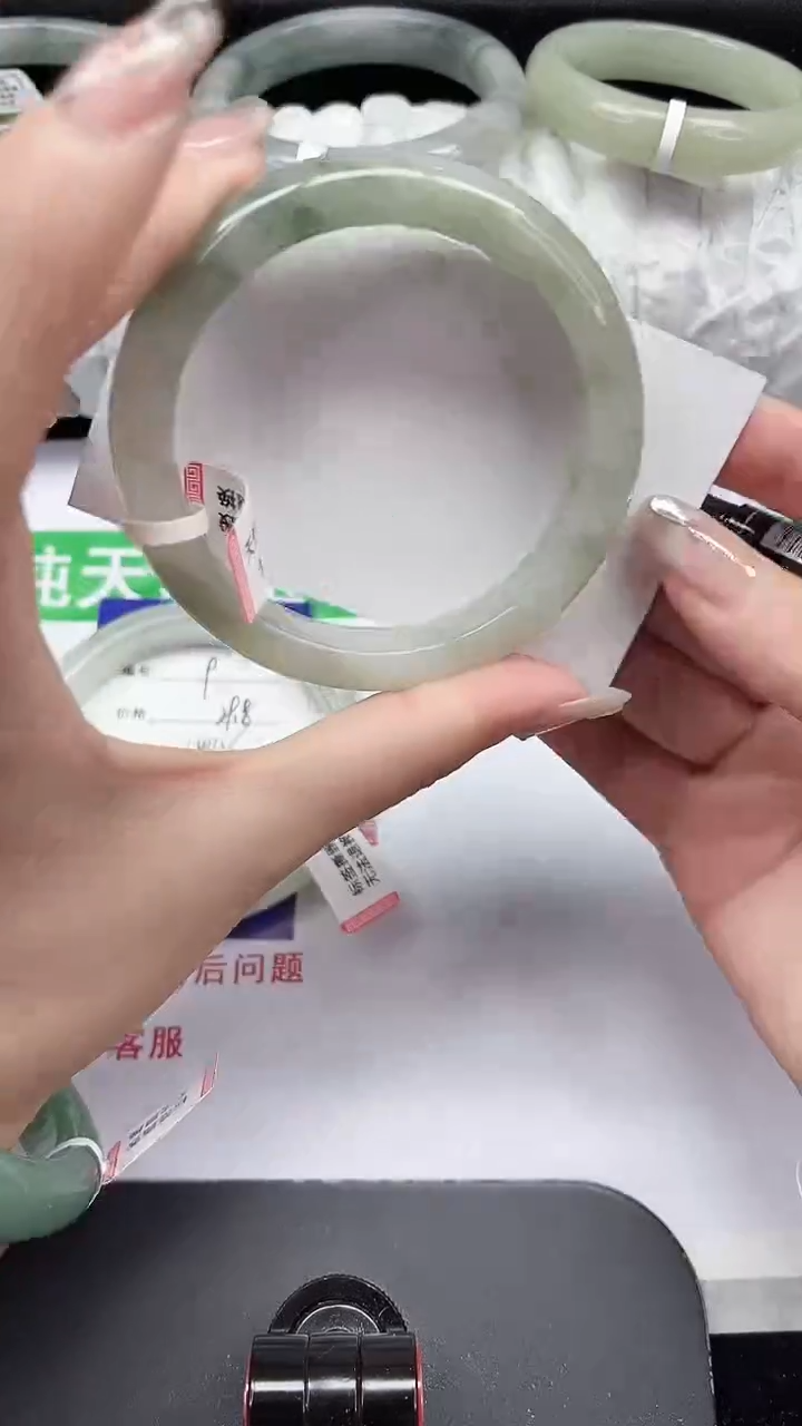 未镶嵌手镯石英质玉10-56/57