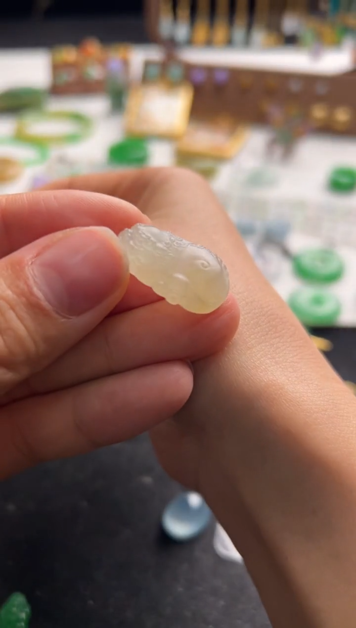 【闪购商品】定制翡翠未镶嵌黄狮子3600+360-xsz028