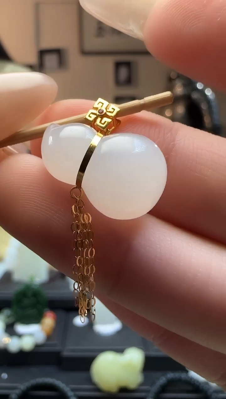 【闪购商品】和田玉白玉葫芦未镶嵌吊坠