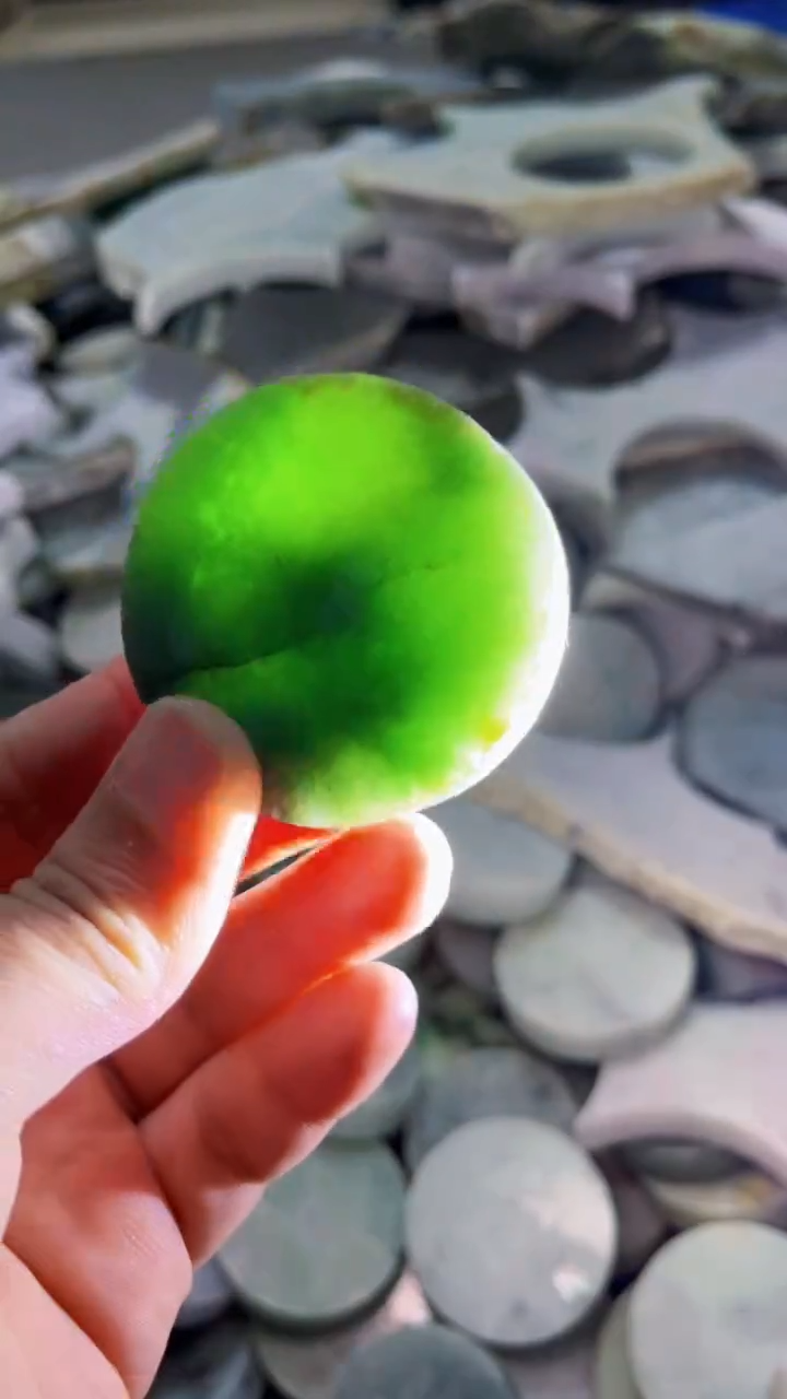 【闪购商品】翡翠挂件未镶嵌A货康壹053