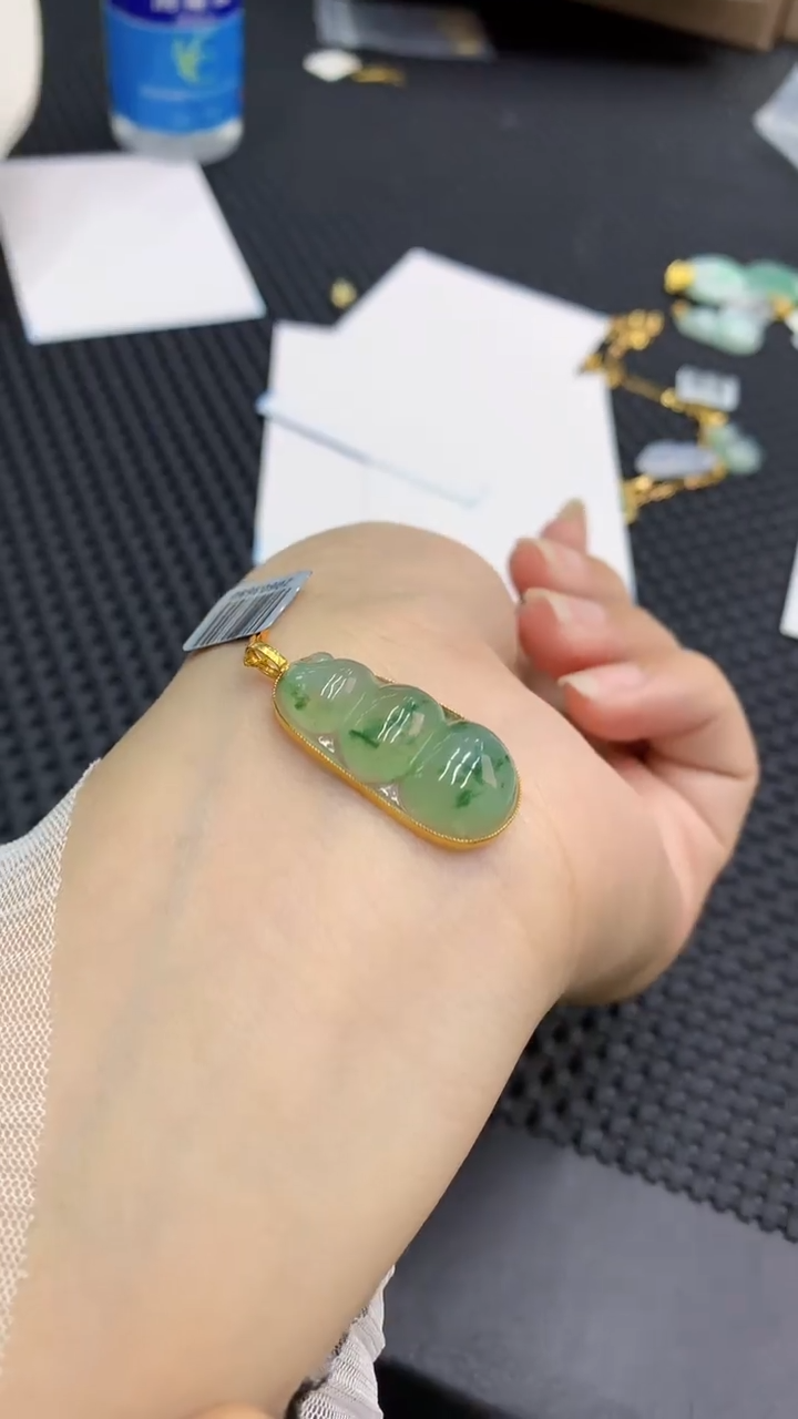 【闪购商品】翡翠颈饰18K金镶嵌            8