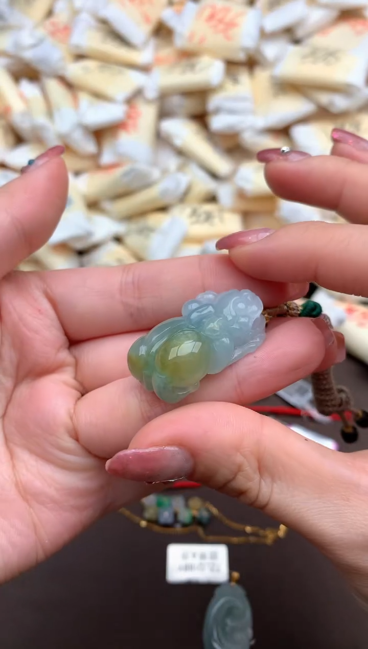 【闪购商品】翡翠挂件未镶嵌一