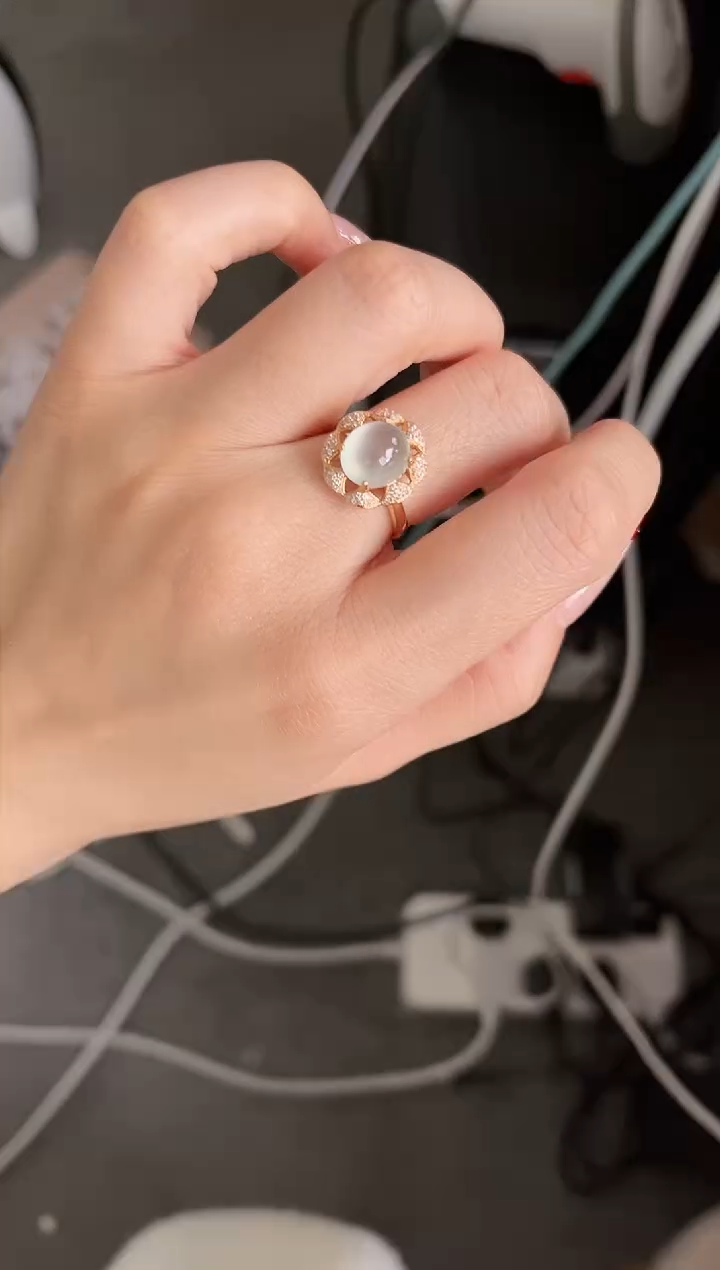 【闪购商品】翡翠戒指18K金镶嵌翡翠戒指