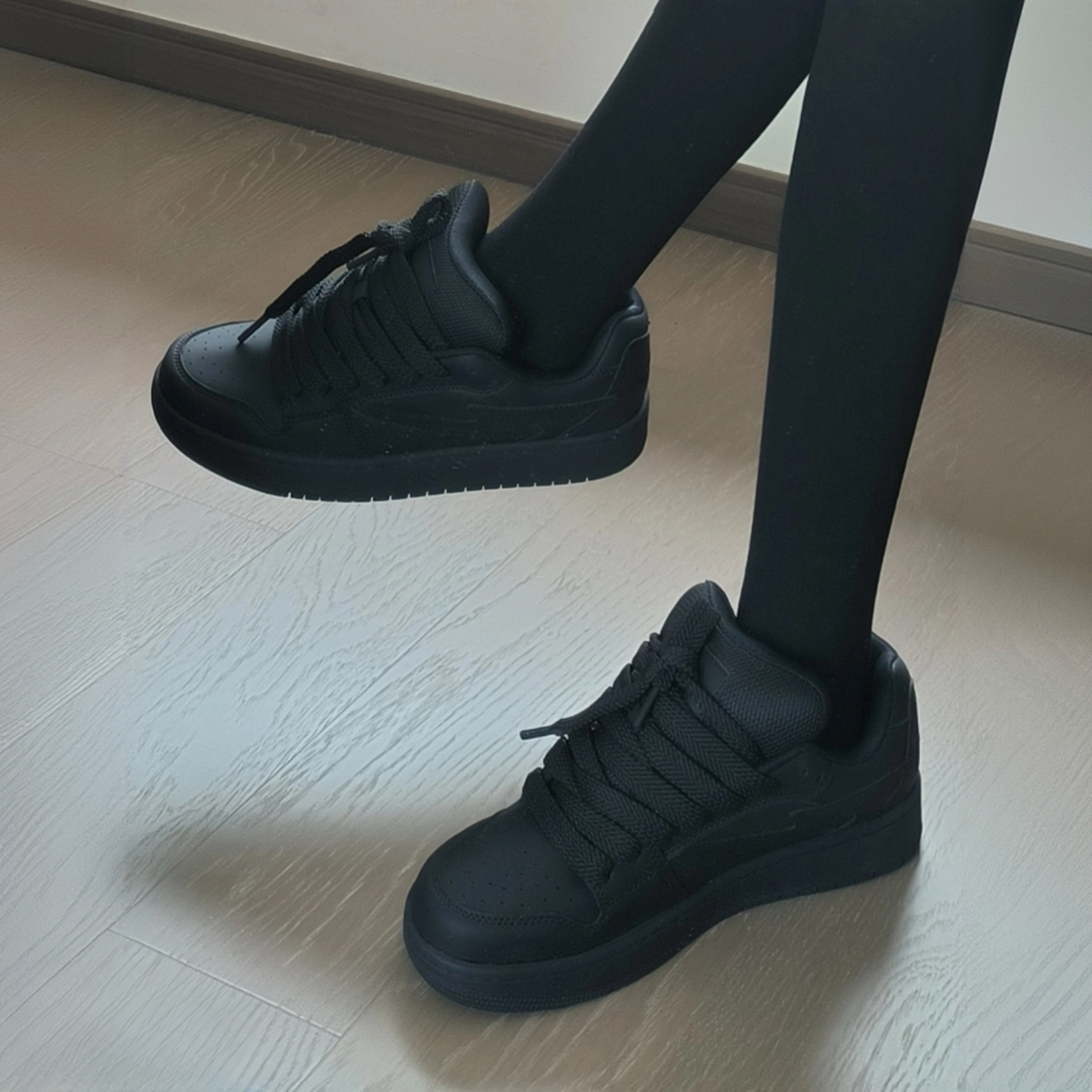 Tinmuu天牧闪电面包鞋女冬季加厚休闲板鞋校园学生低帮厚底小黑鞋