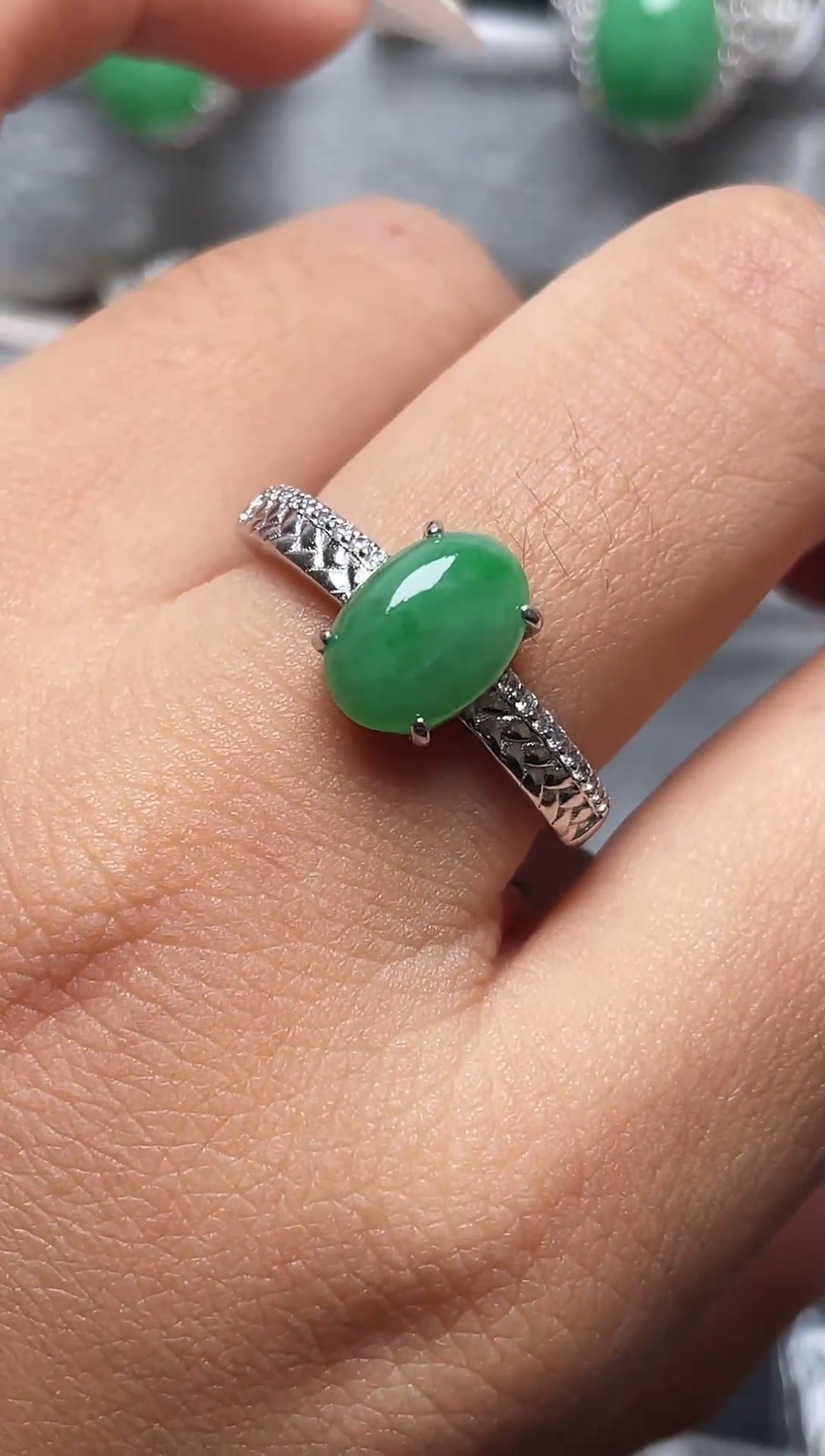 银S925镶嵌戒指翡翠百内无证书