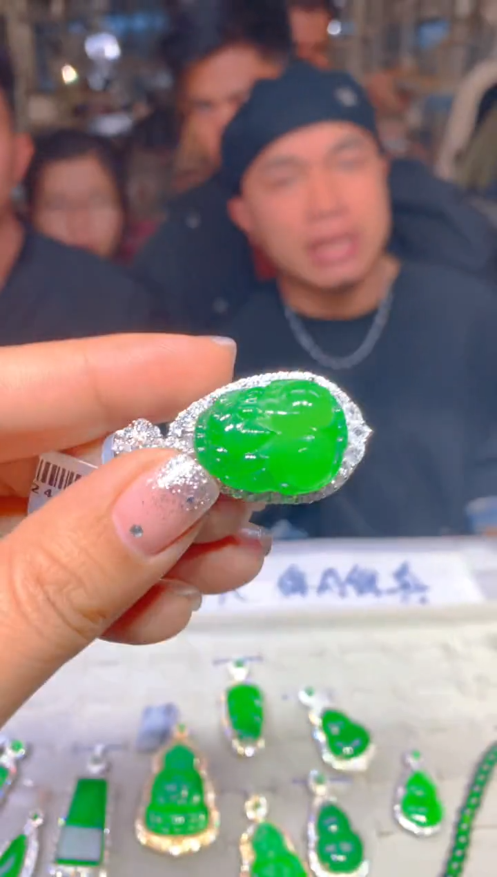 【闪购商品】定制翡翠未镶嵌92定制翡翠.多样性发货（发其一）