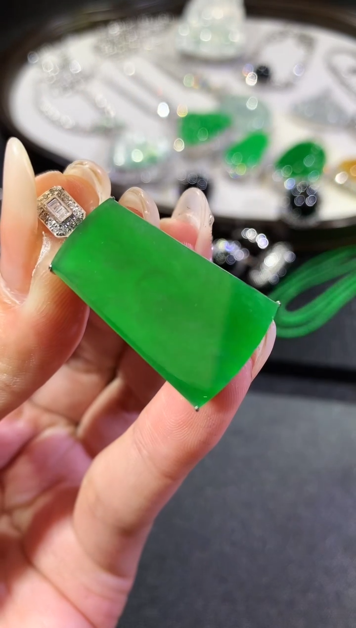 【闪购商品】翡翠吊坠(不含链)18K金镶嵌87-无事牌