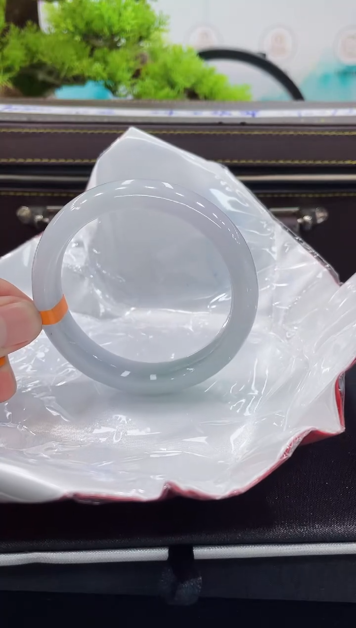 【闪购商品】翡翠手镯未镶嵌手镯