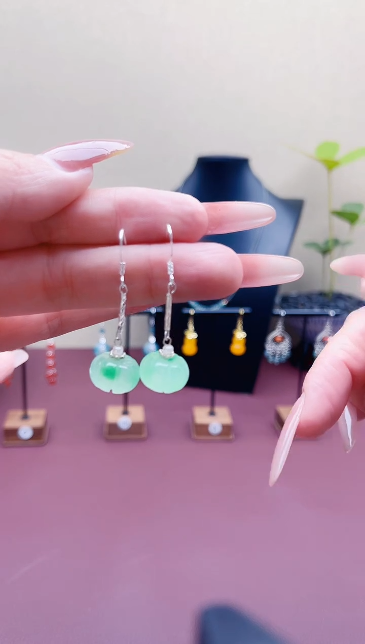 未镶嵌石英质玉（非洲翠）耳饰00南瓜绿色飘花