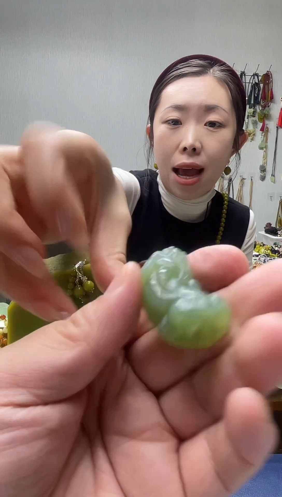 未镶嵌岫玉颈饰·