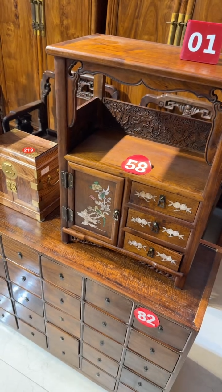 木木头款黄花梨三屉一门小柜980