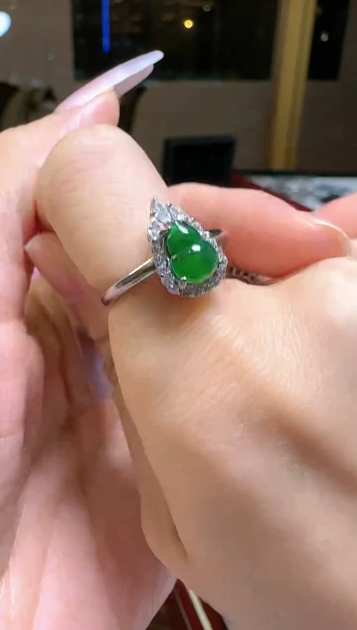 【闪购商品】翡翠吊坠(不含链)未镶嵌翡翠