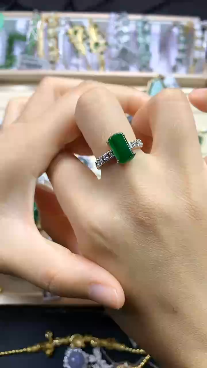 翡翠银S925镶嵌颈饰翡翠 银S925镶嵌 颈饰