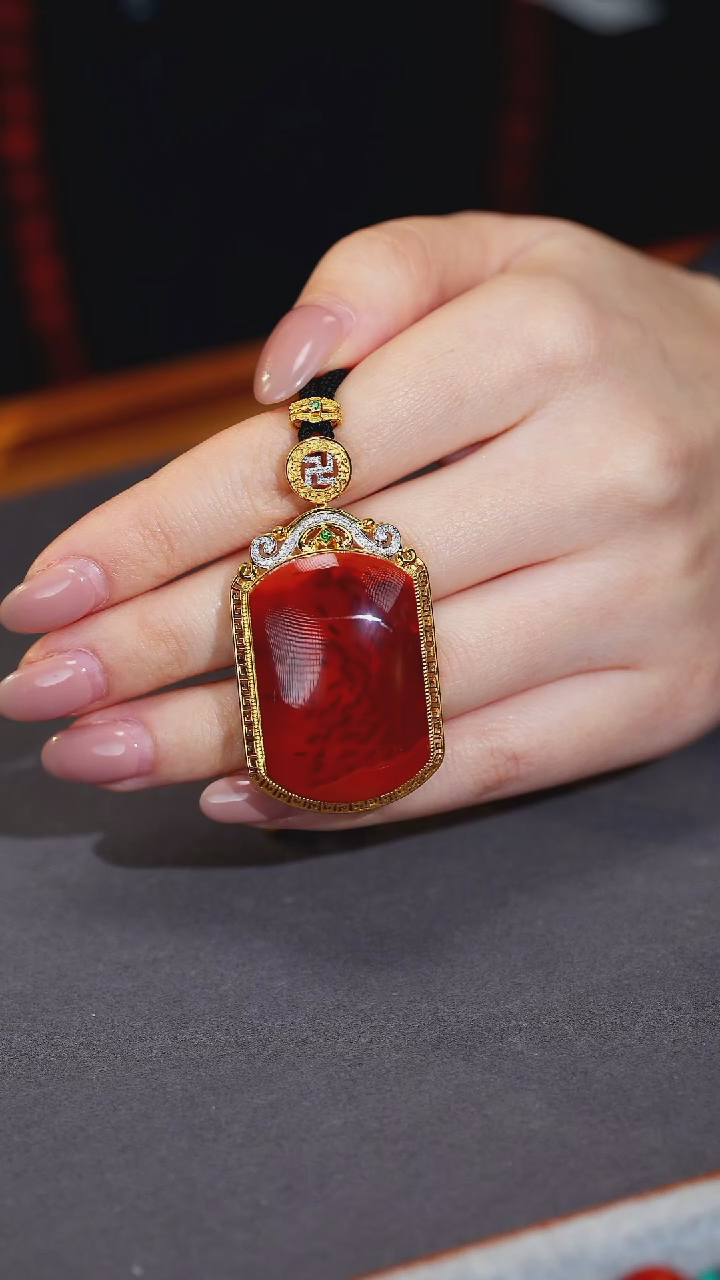 吊坠(不含链)18K金镶嵌南红玛瑙原矿DD-885