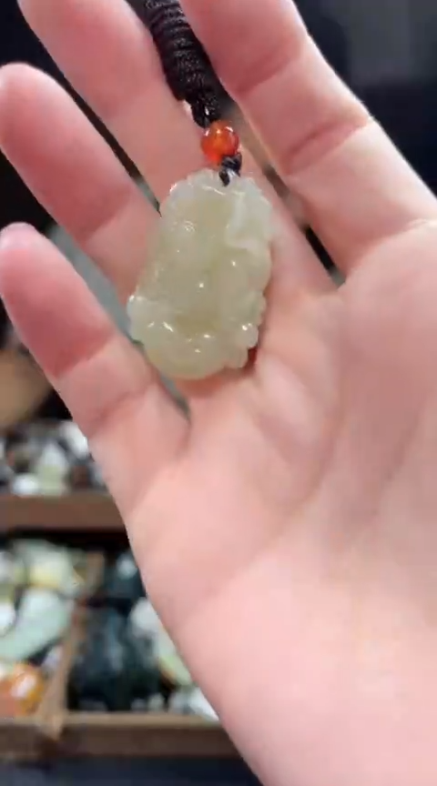 和田玉未镶嵌颈饰·