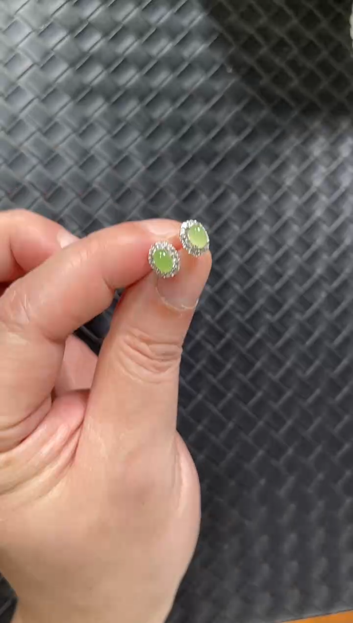 颈饰银S925镶嵌和田玉（碧玉）苹果绿耳钉小小款多样性发一