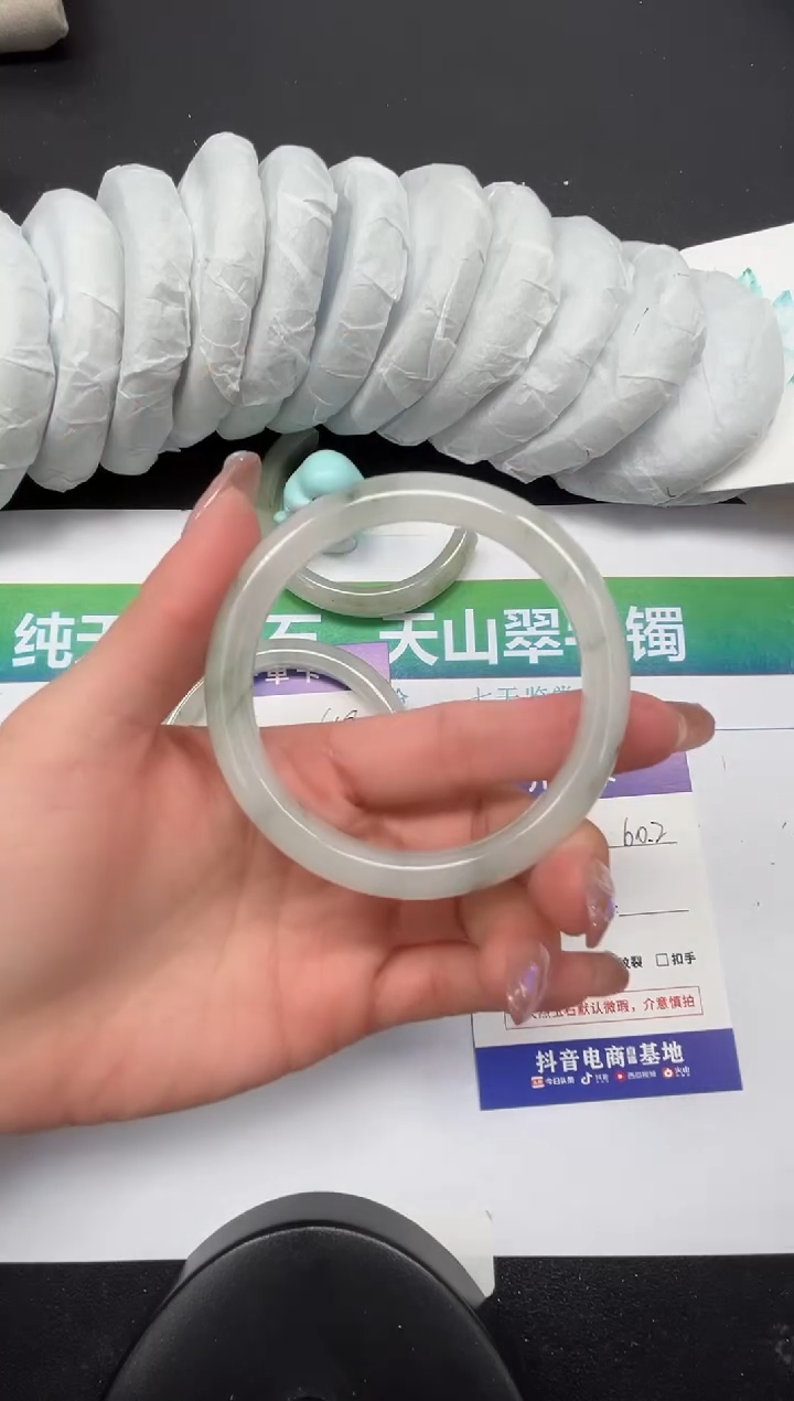 【闪购商品】石英质玉手镯未镶嵌317-60.2