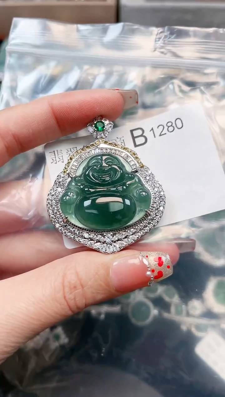 【闪购商品】翡翠颈饰未镶嵌1280赠皮绳