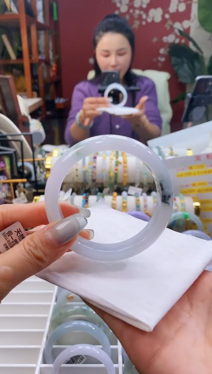 【闪购商品】翡翠手镯未镶嵌136飘花57-59/13.0*8.2