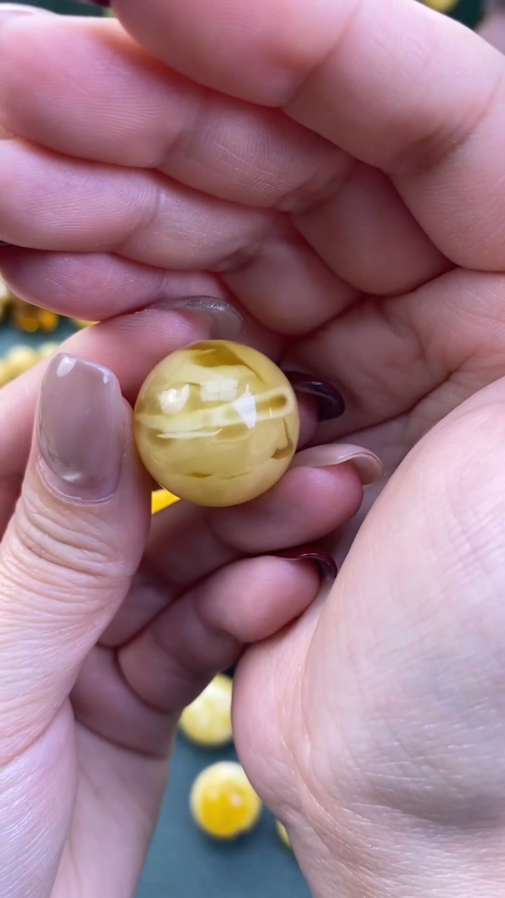 【闪购商品】琥珀裸石未镶嵌月.90