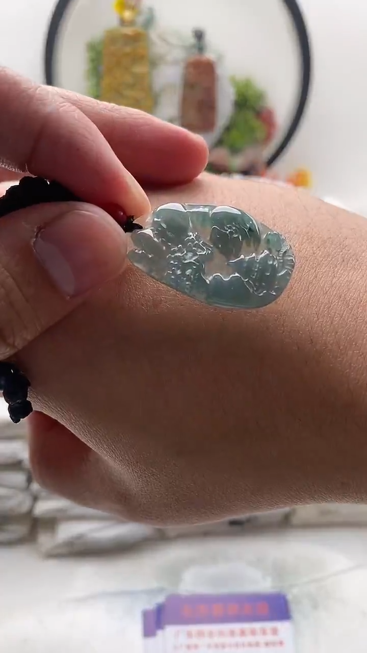 颈饰未镶嵌翡翠小山水