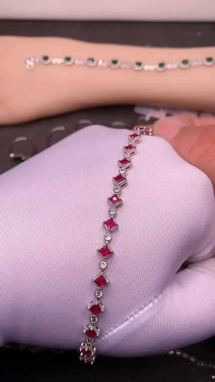 【闪购商品】红宝石手链银S925镶嵌.......