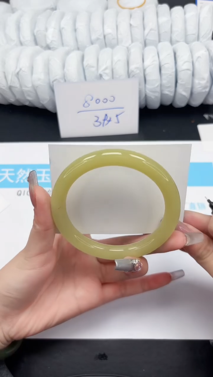 【闪购商品】石英质玉手镯未镶嵌159-64