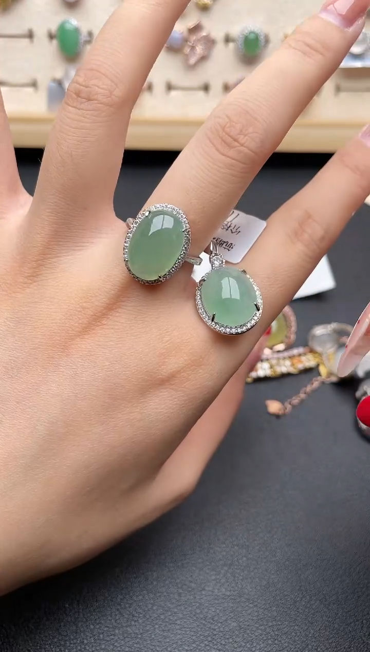 【闪购商品】翡翠戒指银S925镶嵌一物一证一礼盒