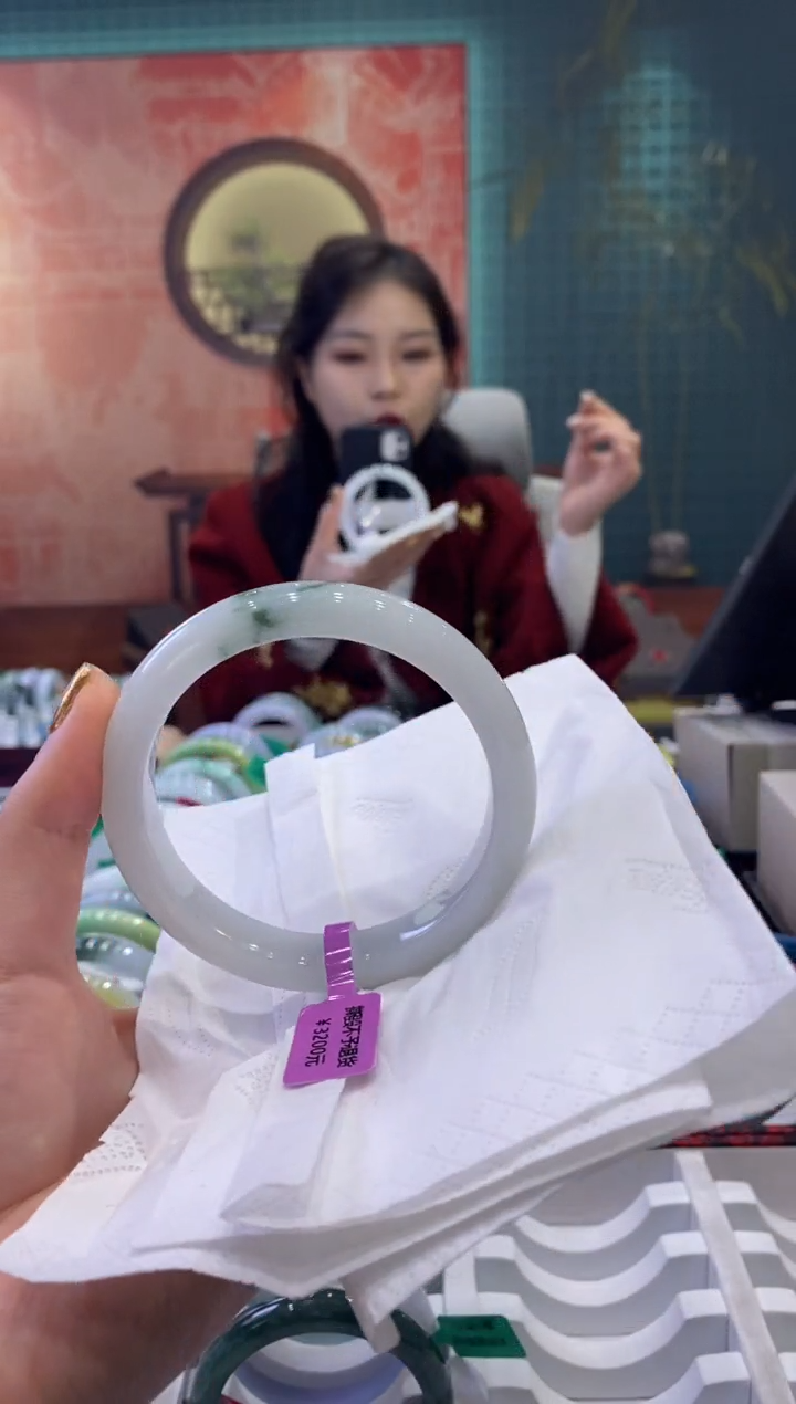 【闪购商品】翡翠手镯未镶嵌多人04033