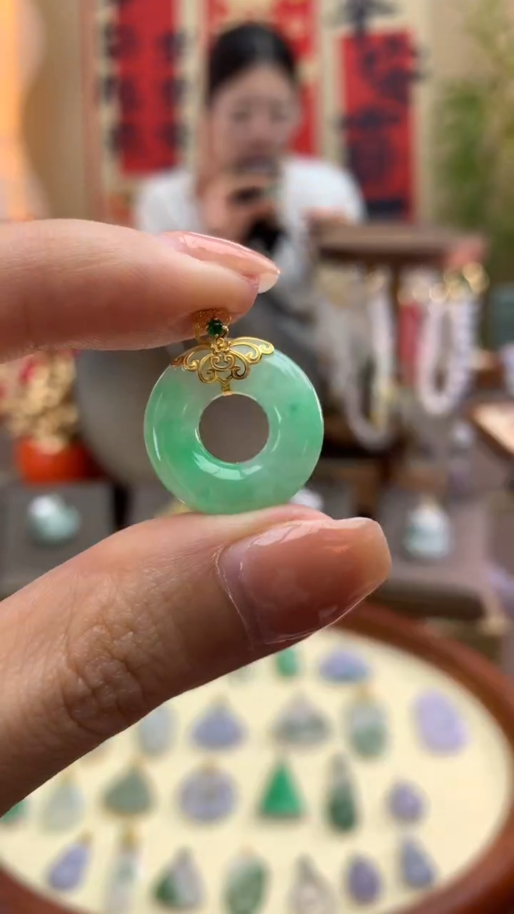 【闪购商品】翡翠颈饰18K金镶嵌甜甜圈