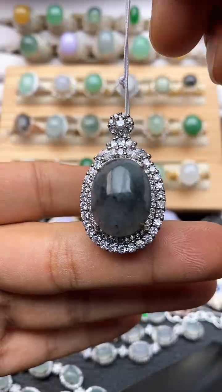 【闪购商品】翡翠吊坠(赠链)未镶嵌经典款1150