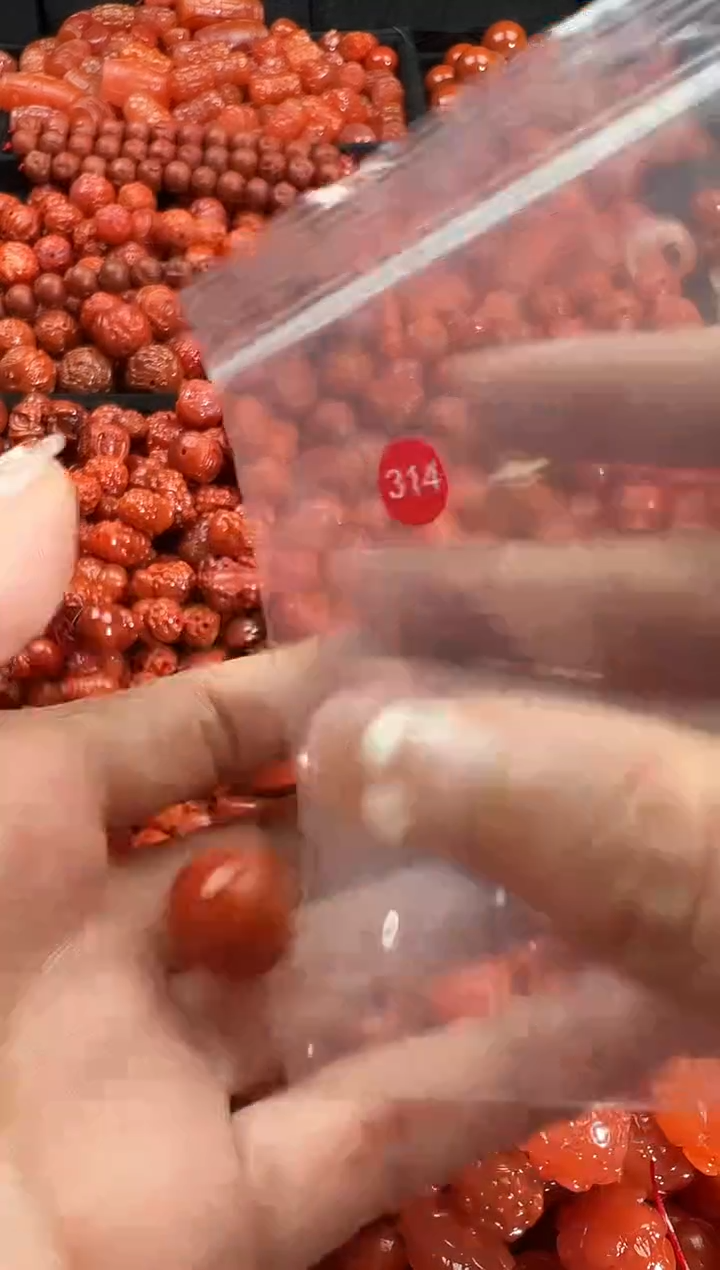 颈饰未镶嵌南红玛瑙1
