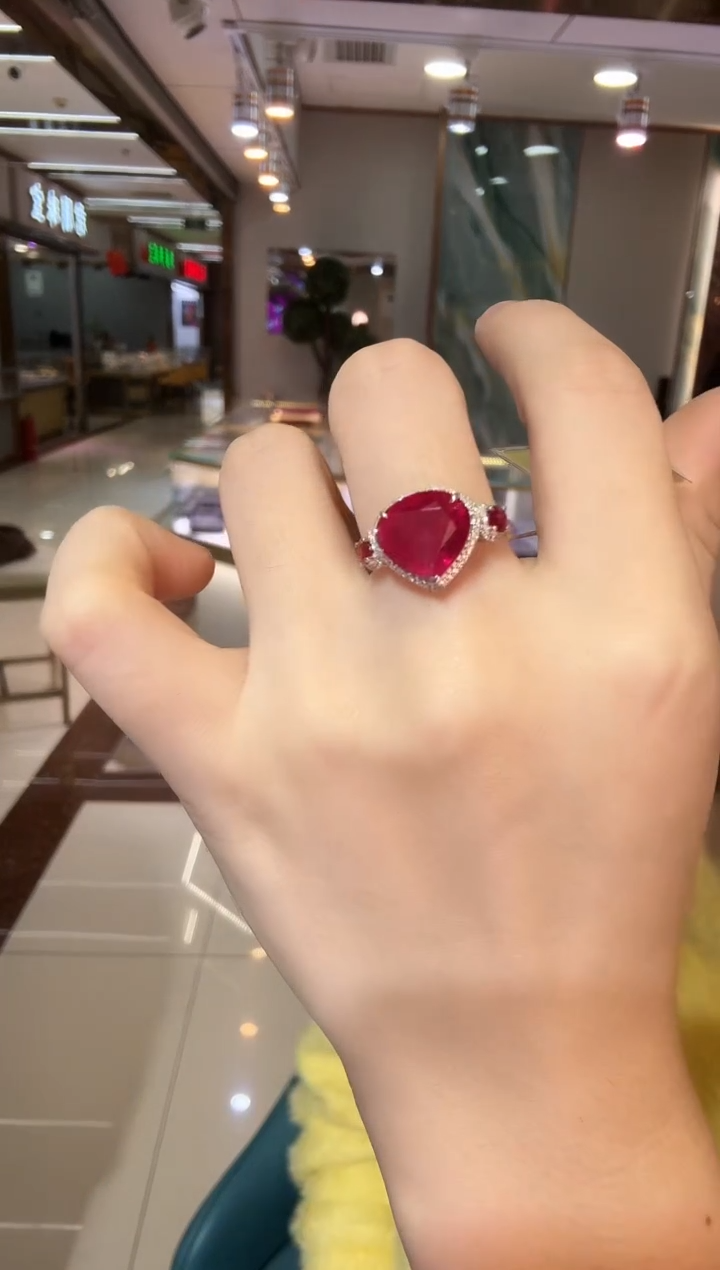 18K金镶嵌戒指碧玺4.33ct