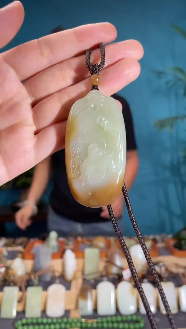 和田玉未镶嵌颈饰1