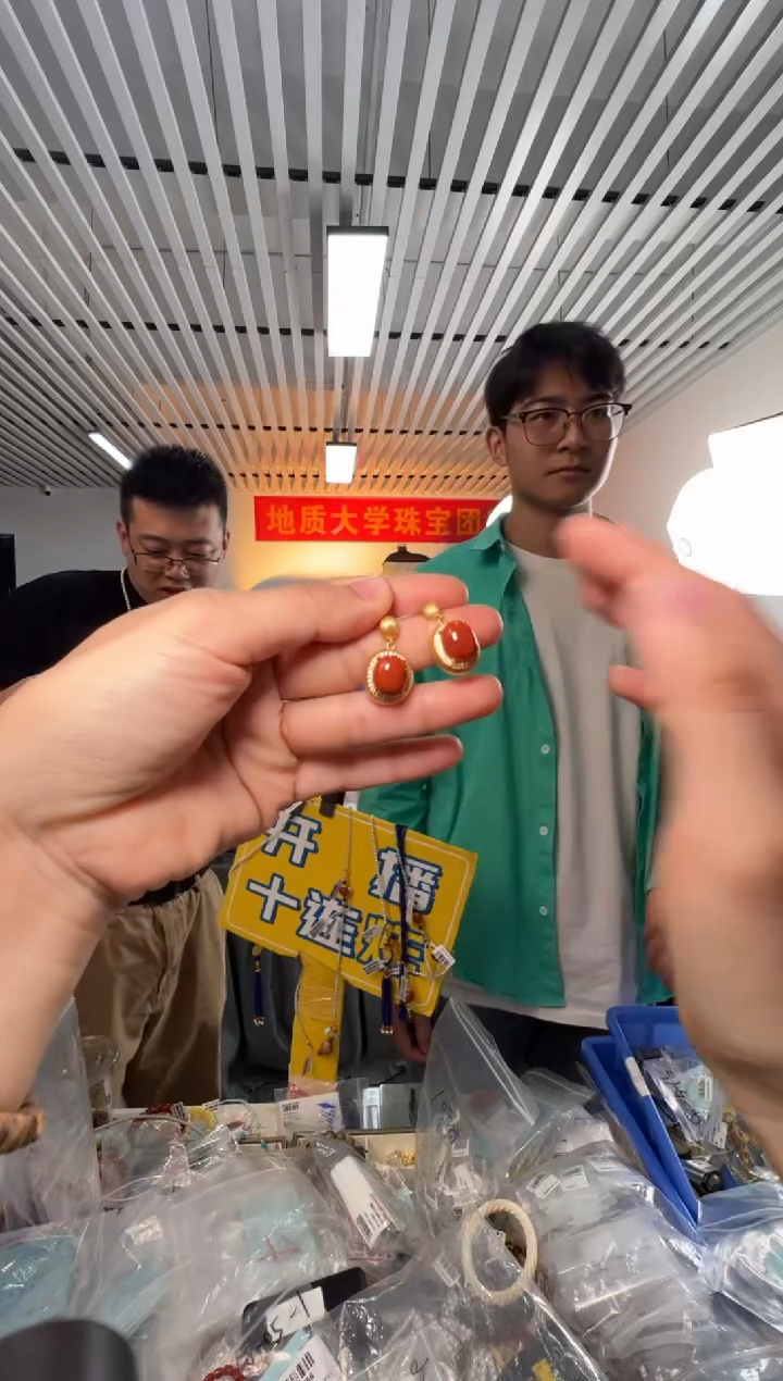 银S925镶嵌南红玛瑙耳饰精品瓦西料南红蛋面耳钉S925银