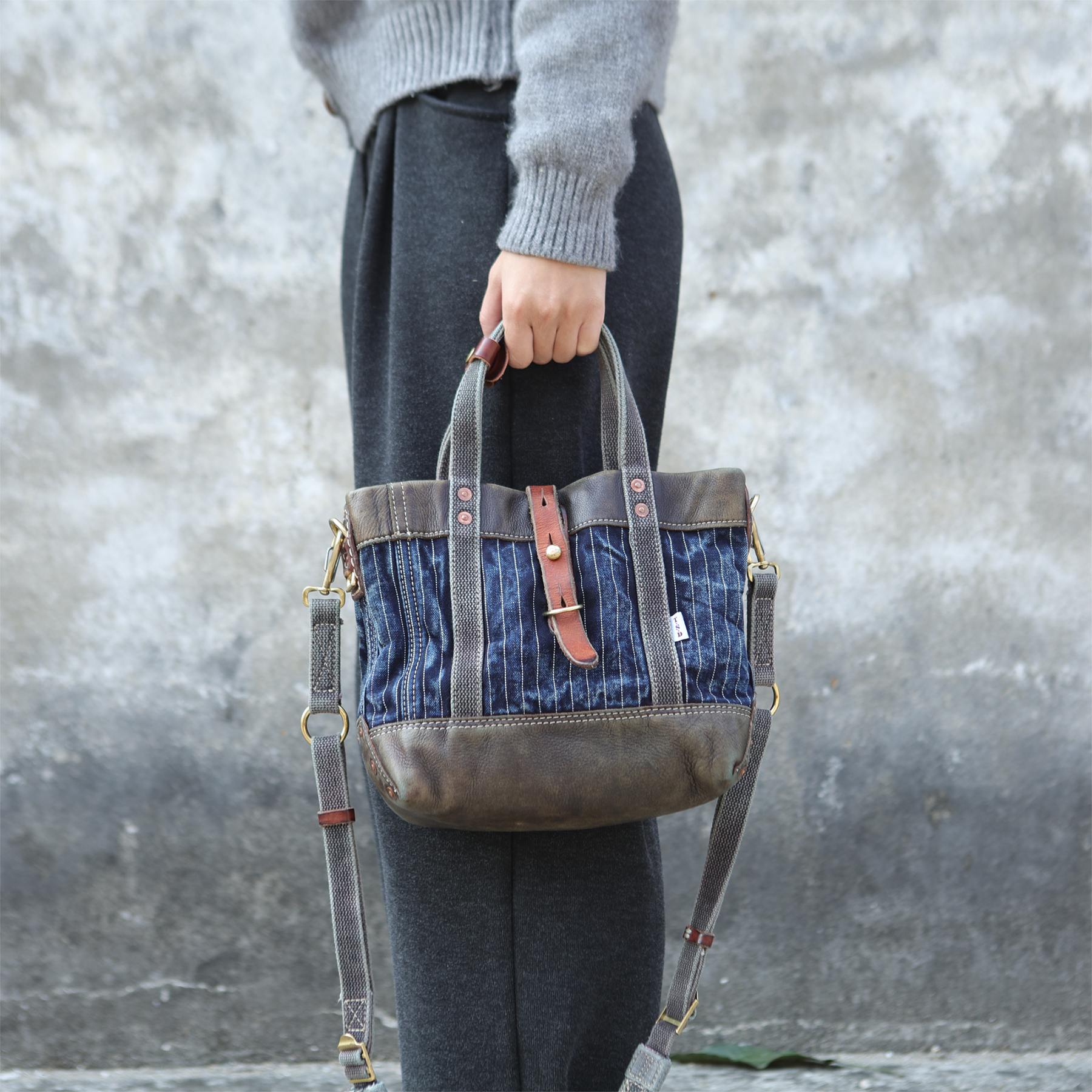 方向皮具新款手工皮具经典复古炒雪花牛仔斜跨包单间包手提包8665