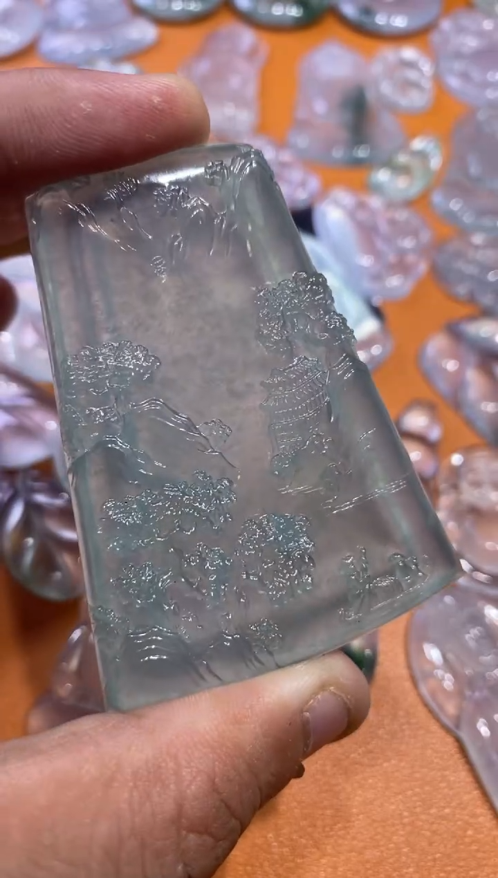 【闪购商品】翡翠颈饰未镶嵌山水8800