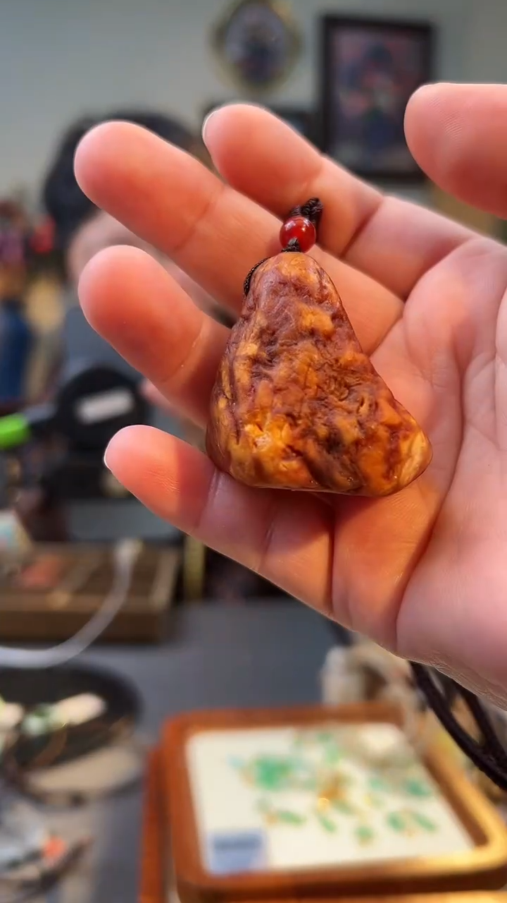 琥珀颈饰未镶嵌吊坠