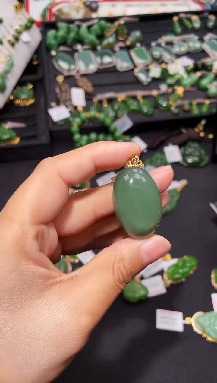 和田玉18K金镶嵌吊坠(赠链) 多样性发一