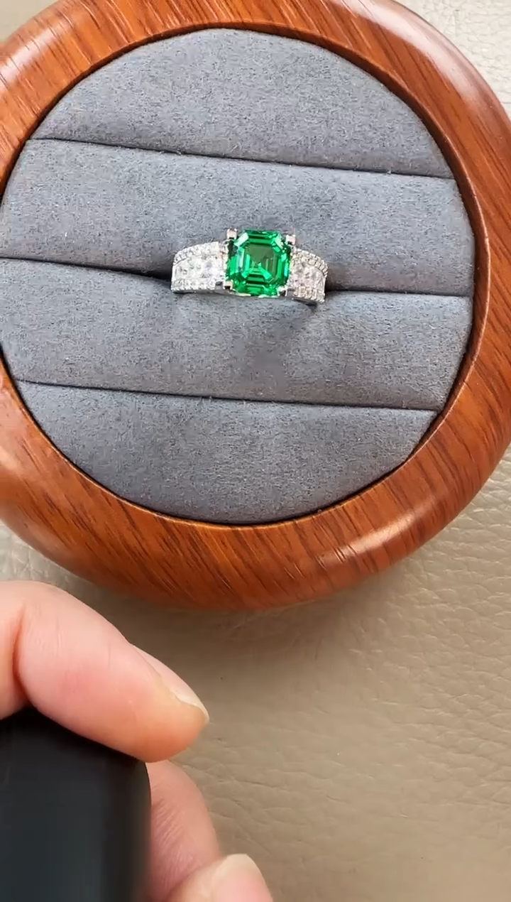 主播定制链接 绿色戒指2ct 定制圈口