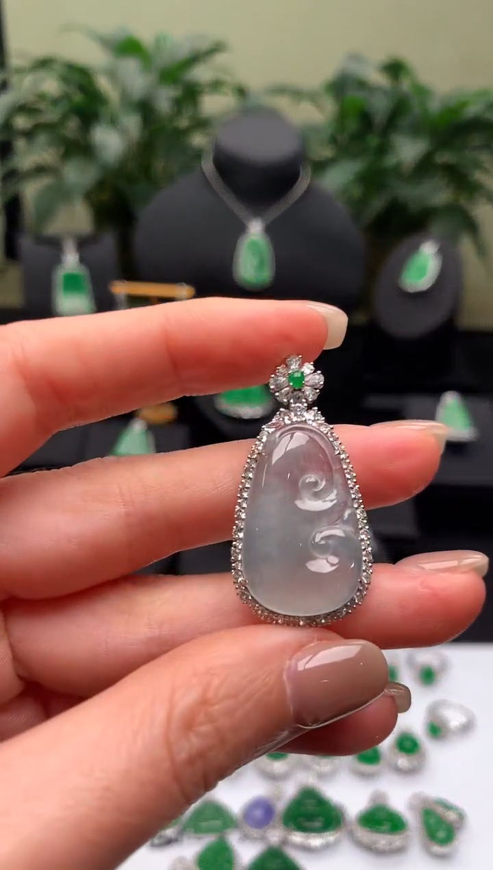 【闪购商品】翡翠颈饰18K金镶嵌冰如意