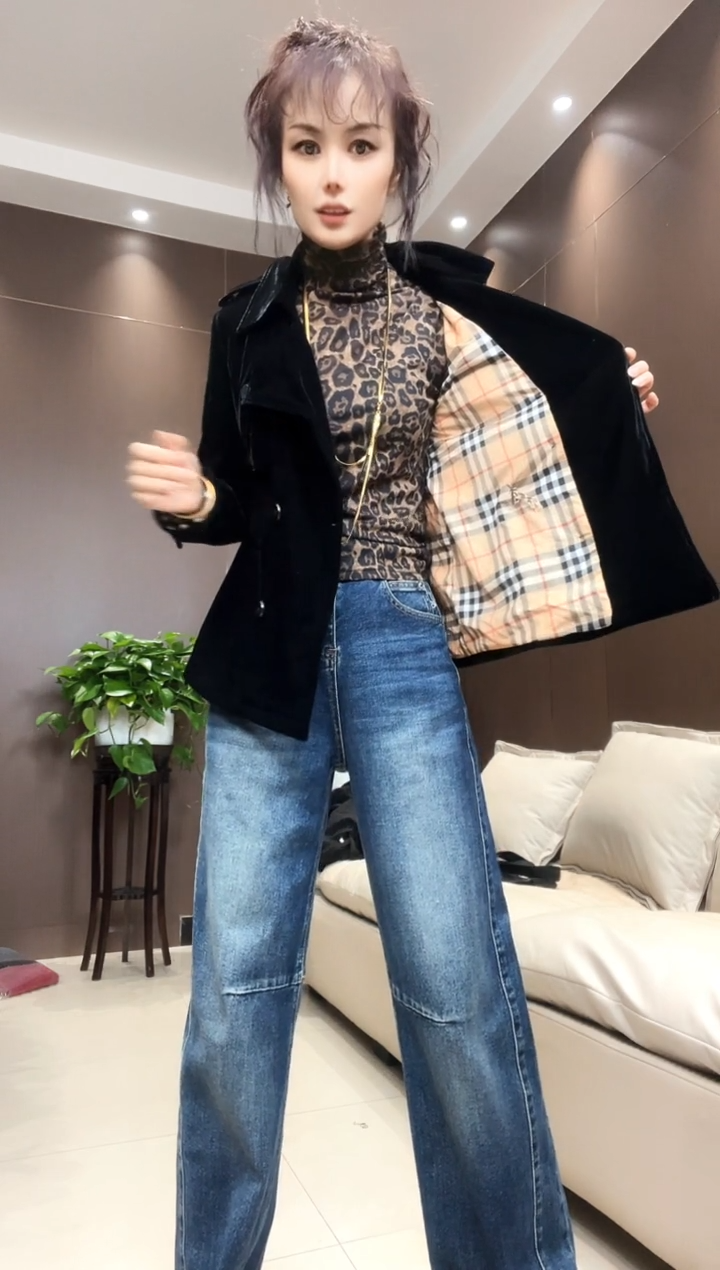 大漂亮格子里子短款风衣